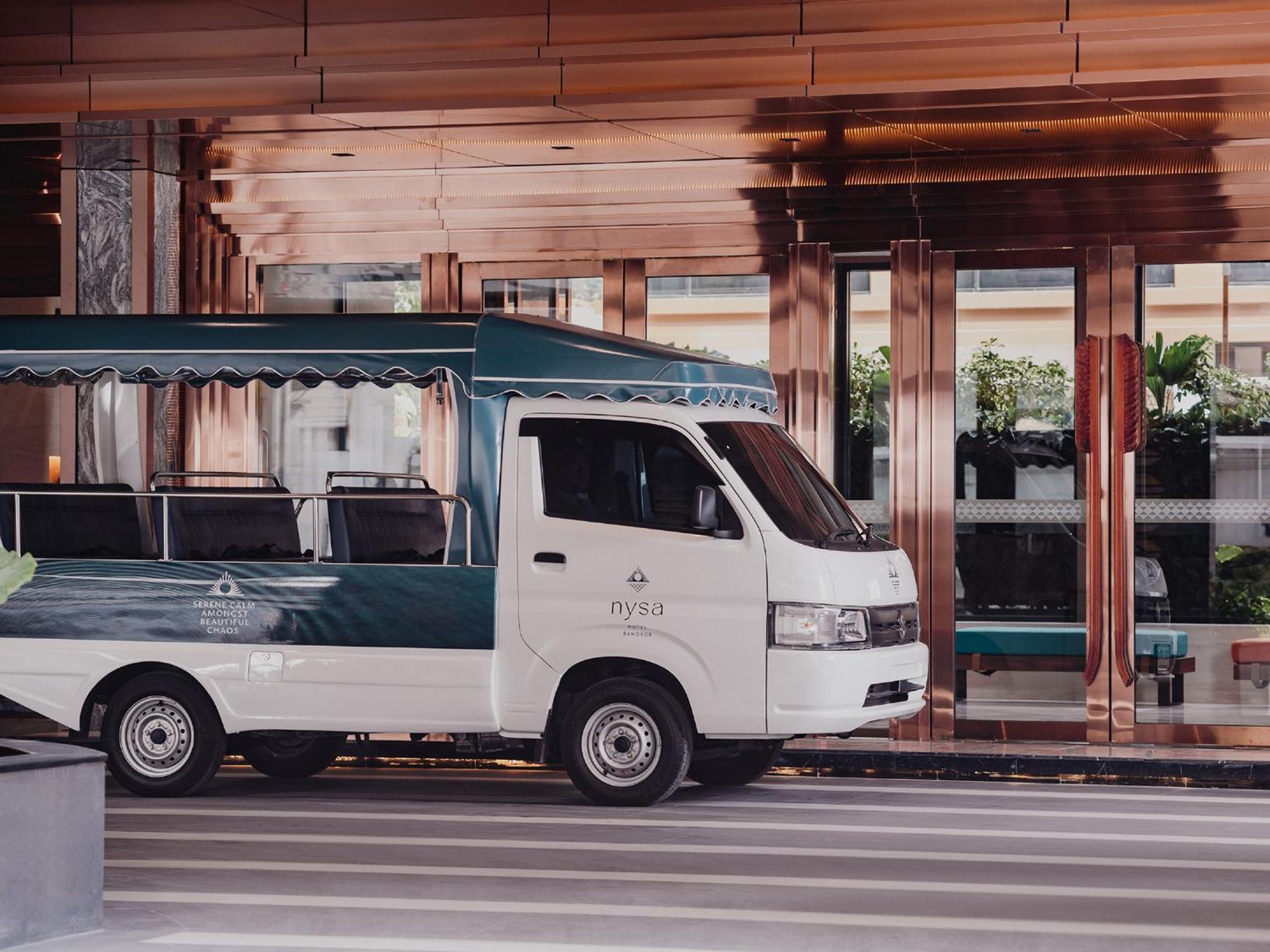 Nysa Hotel Bangkok Sukhumvit 11 외부 사진 Daihatsu Mira
