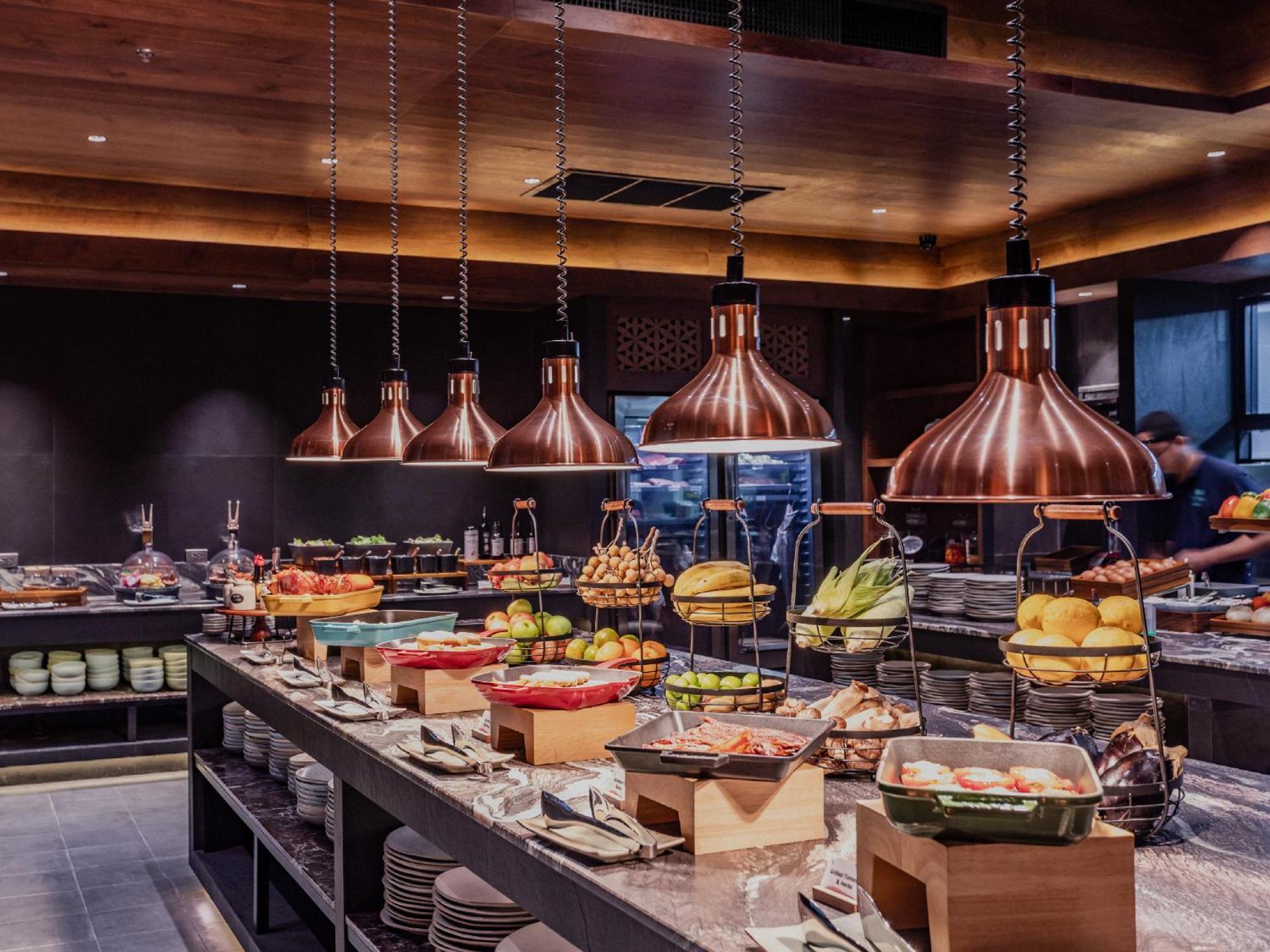 Nysa Hotel Bangkok Sukhumvit 11 외부 사진 The buffet at the hotel