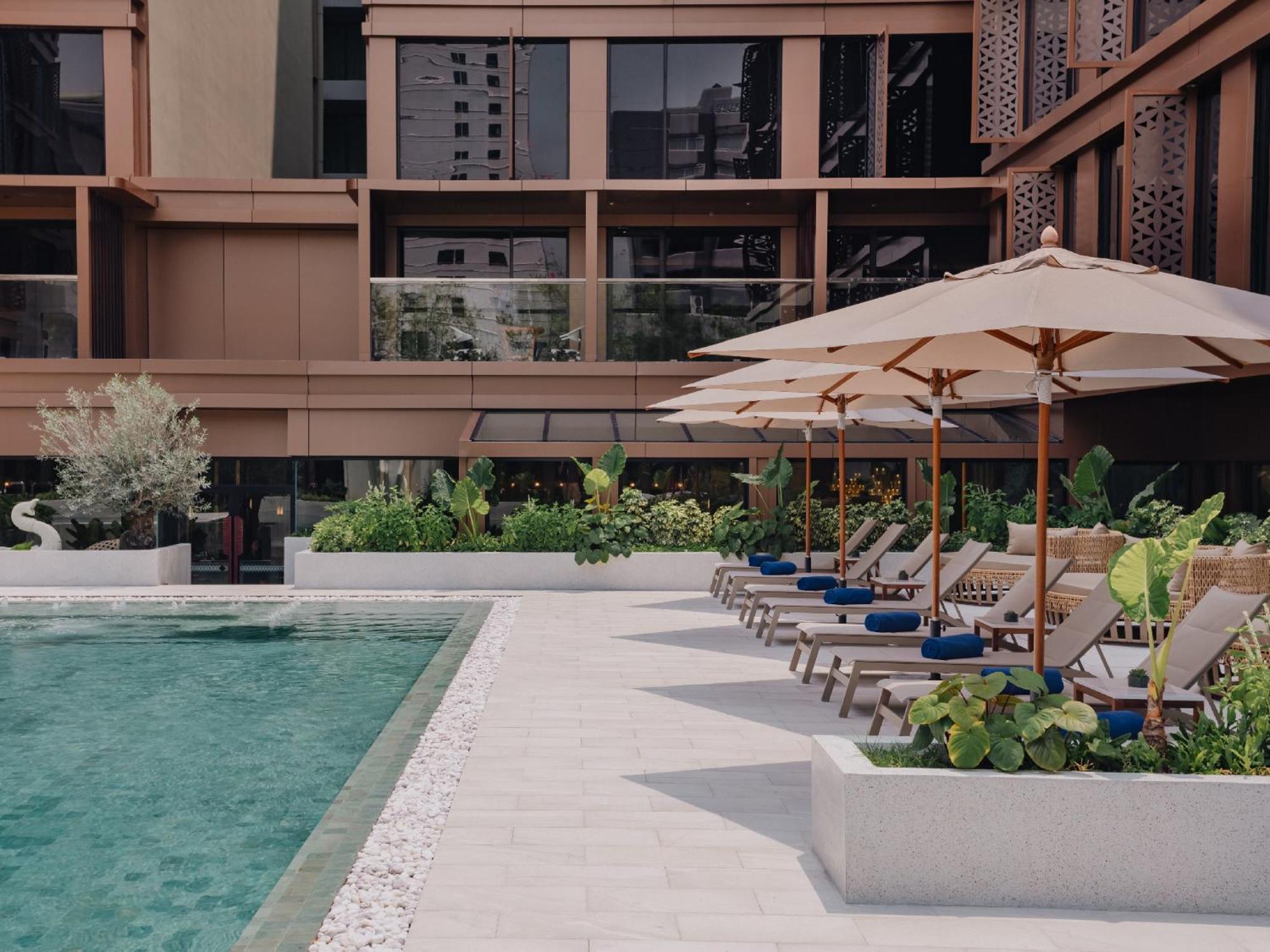 Nysa Hotel Bangkok Sukhumvit 11 외부 사진 The pool at the hotel