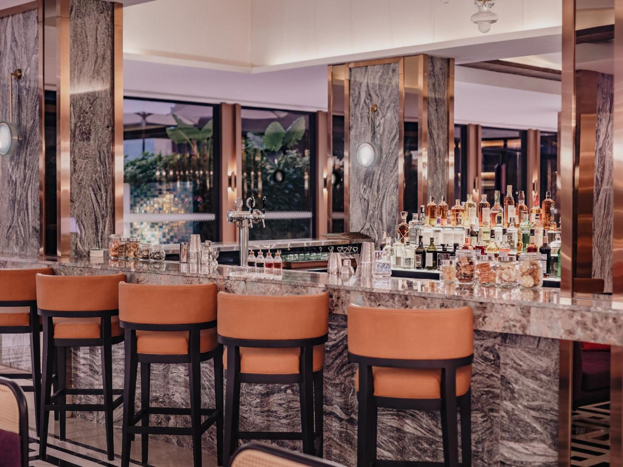 Nysa Hotel Bangkok Sukhumvit 11 외부 사진 The bar at the 1919