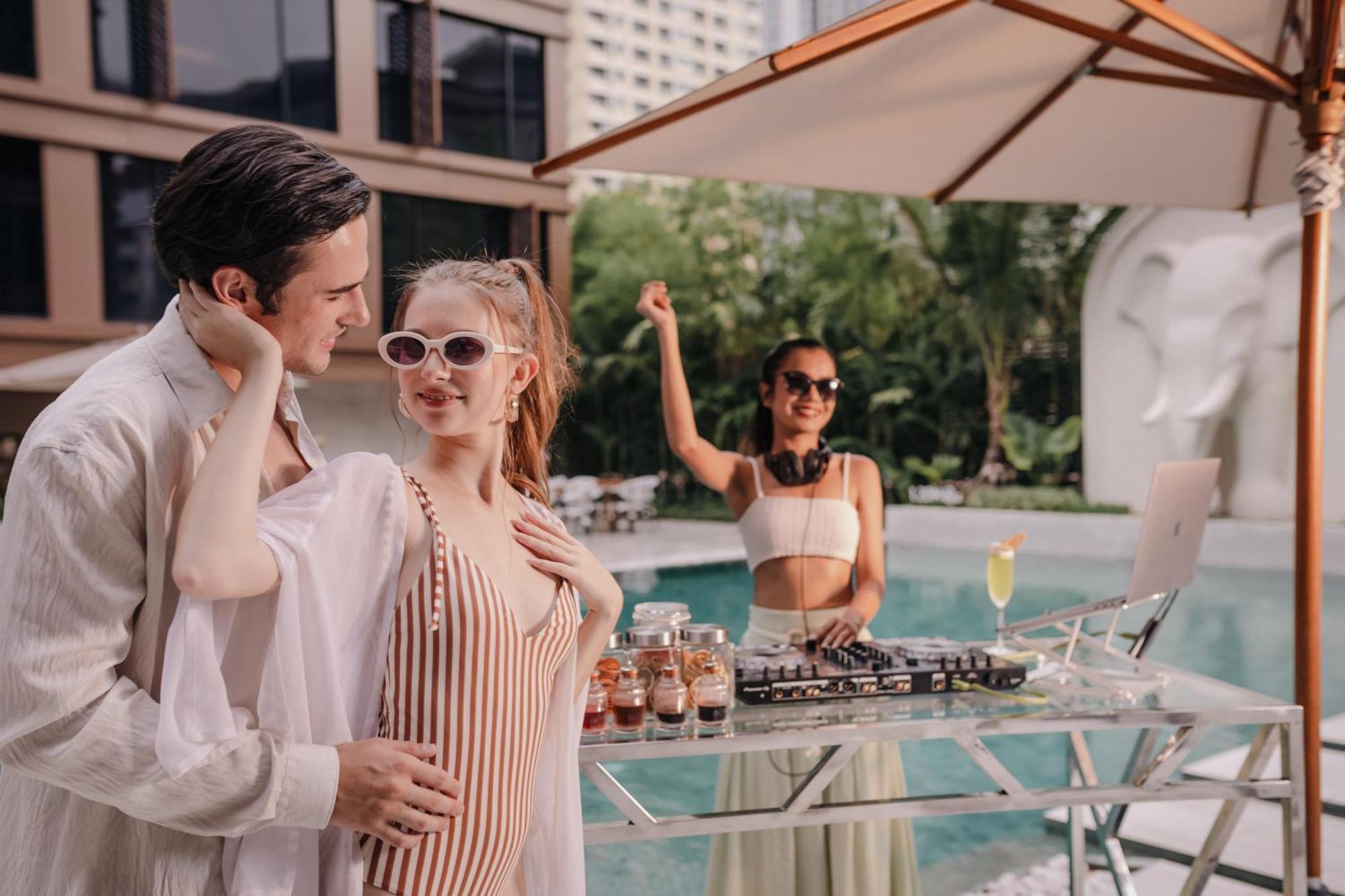 Nysa Hotel Bangkok Sukhumvit 11 외부 사진 The Pool Club