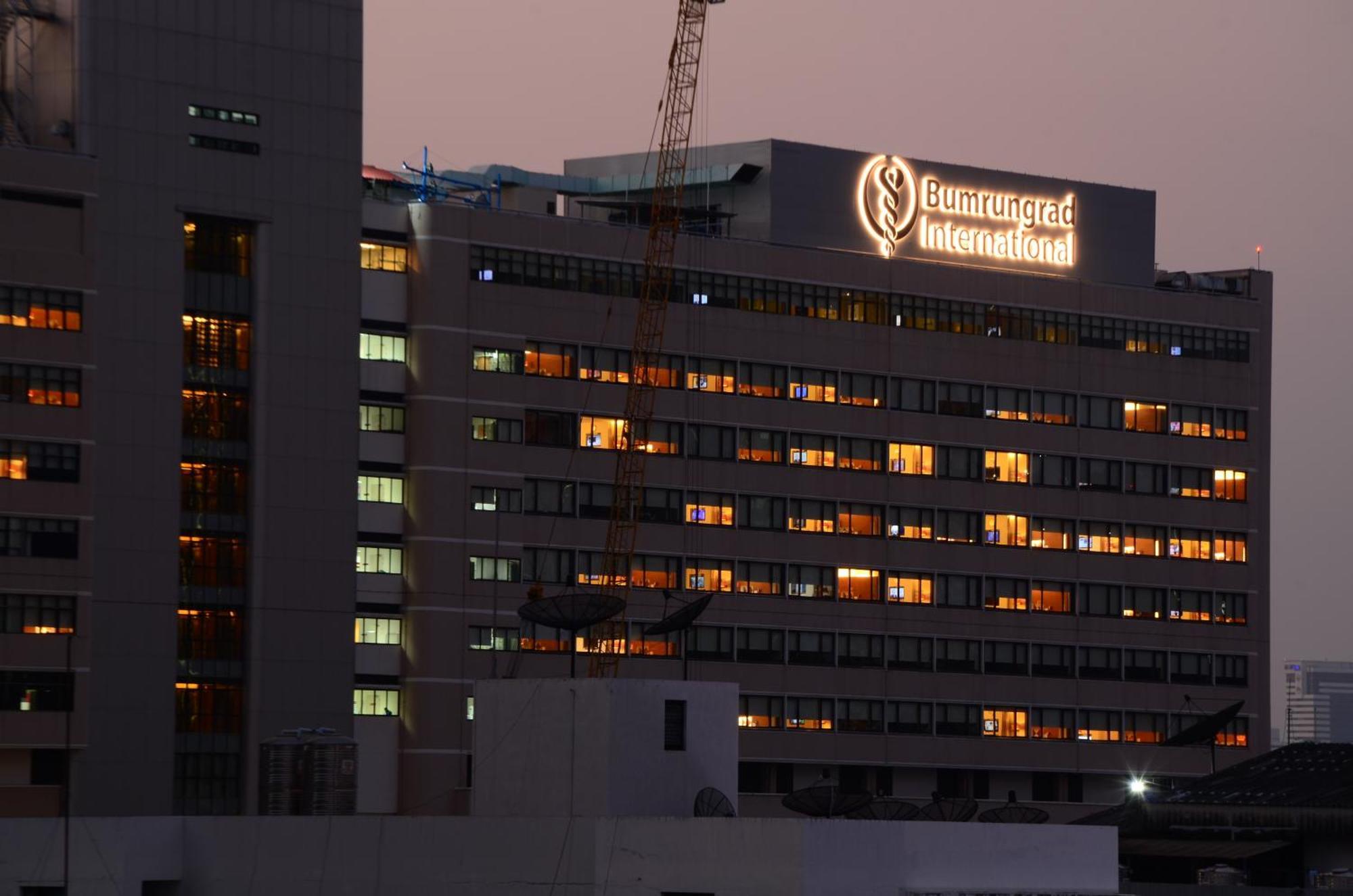 Nysa Hotel Bangkok Sukhumvit 11 외부 사진 Bumrungrad International Hospital